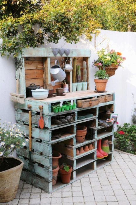 Vivero creado con pallets de madera