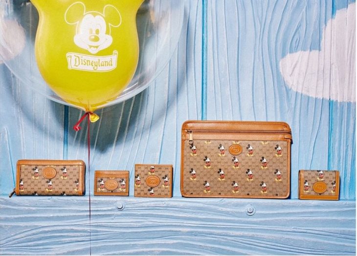 Colección de bolsos en café de Gucci x Mickey Mouse