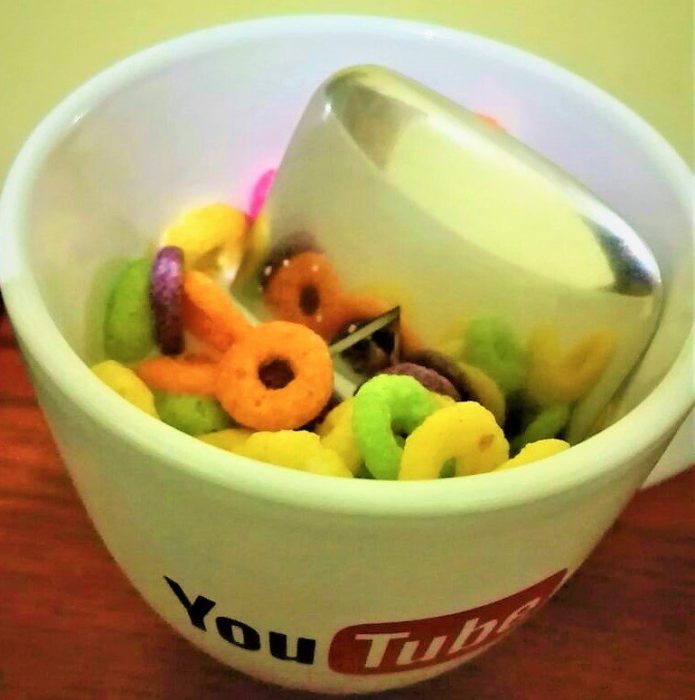 Tazón de cereal con un premio sorpresa