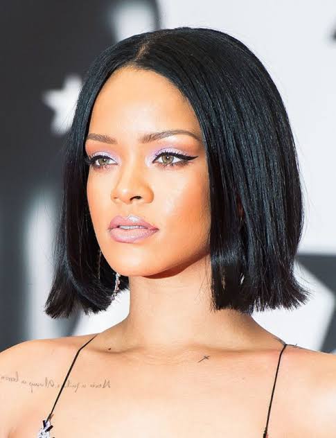 Rihanna con corte bob