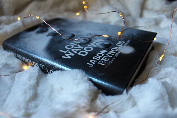Portada del libro Long Way Down de Jason Reynolds.