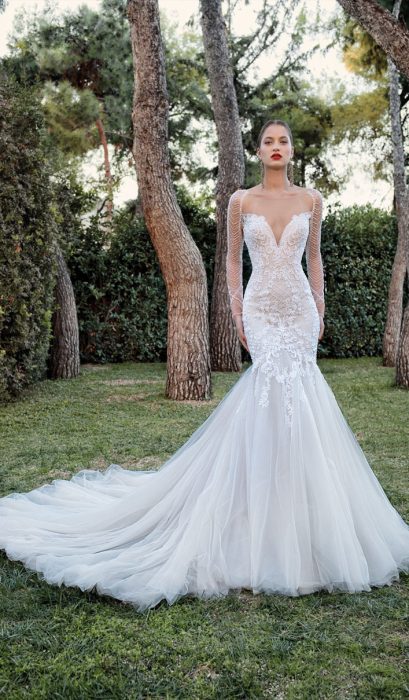 Chica con un vestido de novia blanco de corte princesa