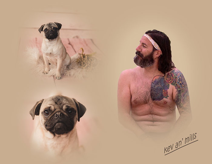Chico posando junto a su perrito pug en una sesión de fotos para un calendario