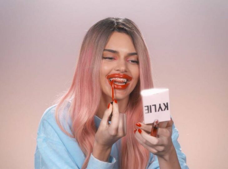 Kendall Jenner disfrazada como Kylie Jenner