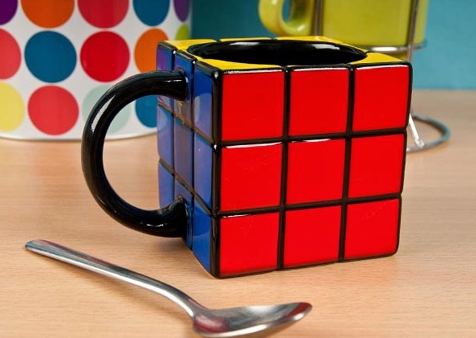 Taza en forma de cubo Rubik