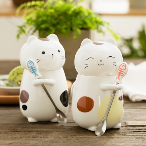 Taza en forma de gatitos