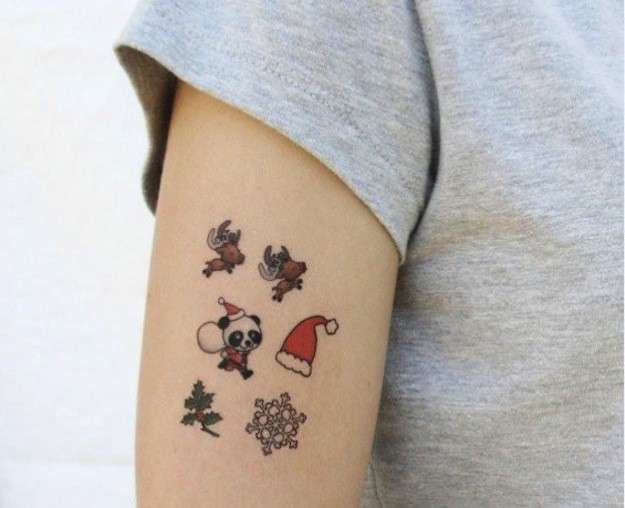Tatuajes en miniatura con diseños navideños