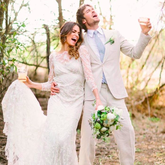 Ian Somerhalder y Nikki Reed el día de su boda riendo y cantando mientras bebían cerveza