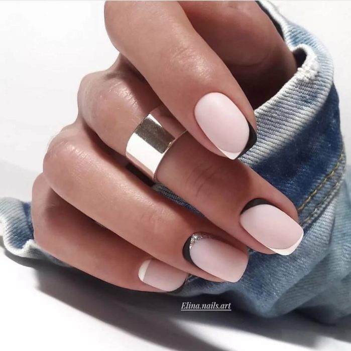 Manicure francesa en color blanco y rosa