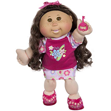 Muñeca Cabbage Patch Kid en color rosa