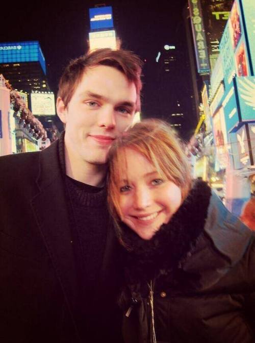 Jennifer Lawrence y Nicholas Hoult de vacaciones decembrinas