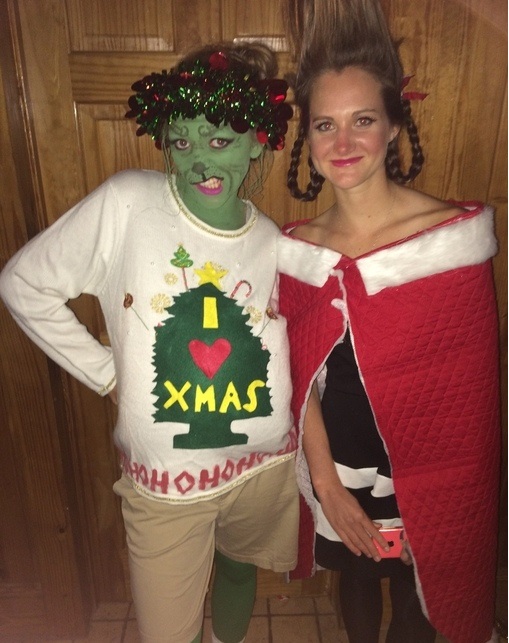 Chica disfrazada como el Grinch