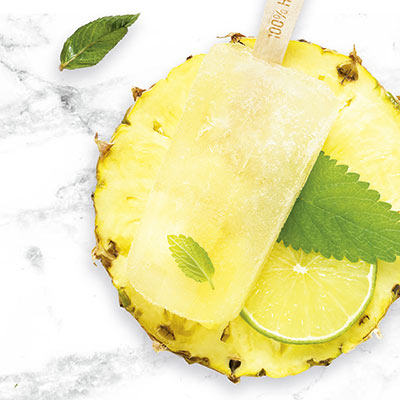 Paleta de piña y limón con alcohol