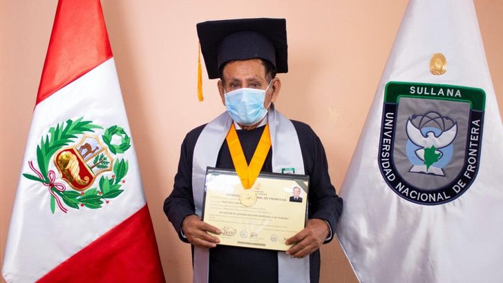 Don Luis Teddy Girón, abuelito de 73 años, celebrando su graduación de la universidad