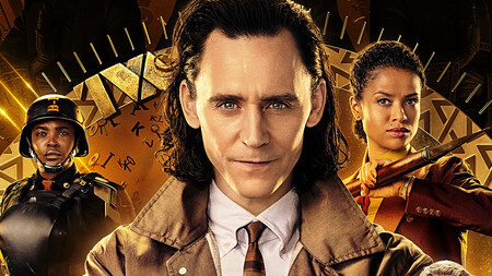 Loki sonriendo en un episodio de su serie