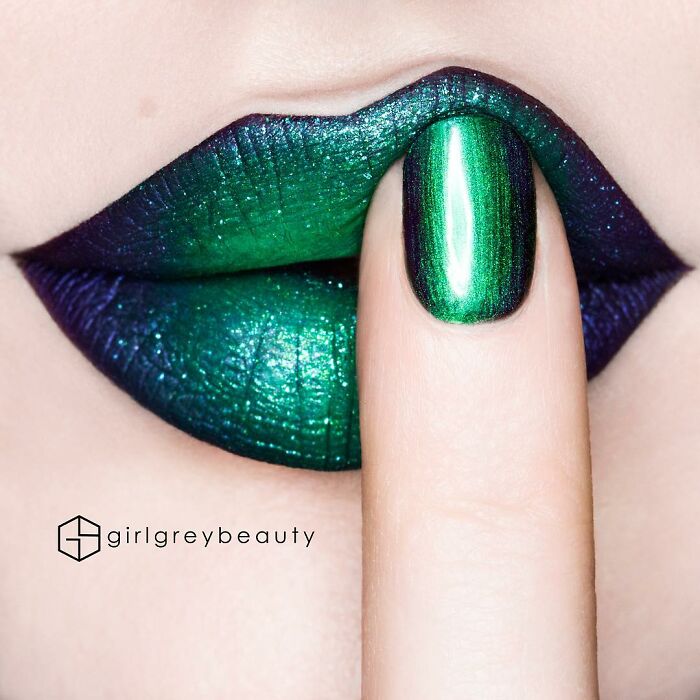 Labios en tonos verdes, Creación de Andrea Reed; Artista crea hermosas obras de arte sobre sus labios