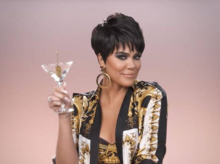 Khloé Kardashian disfrazada como Kris Jenner