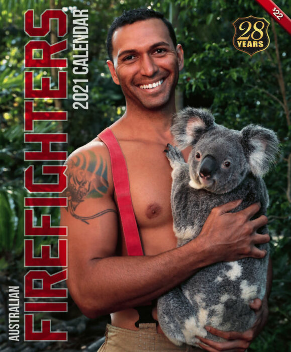 Bomberos australianos posan con animales