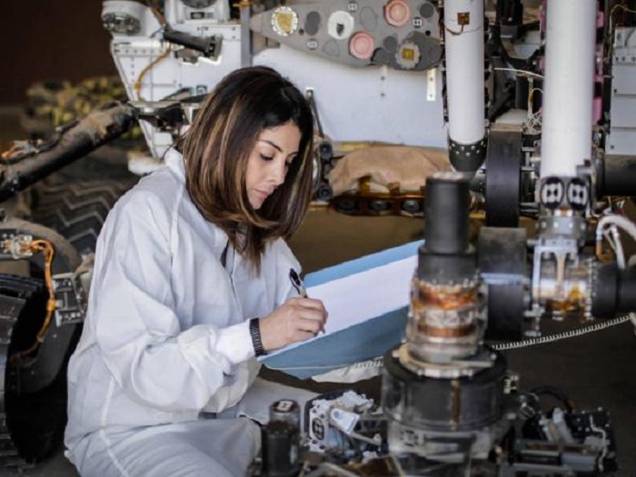Diana Trujillo trabajando para la NASA
