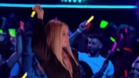 Gif de mujer bailando