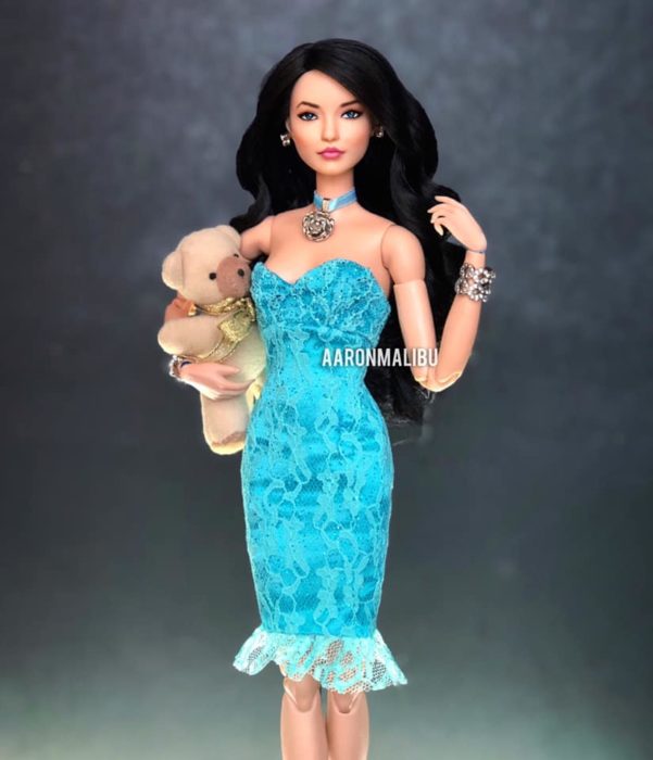 Muñeca barbie de el artista Aaron Malibu, Teresa