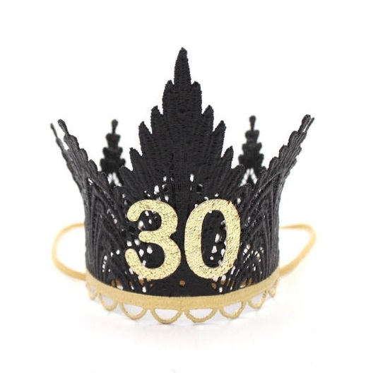 Diadema dorada con corona negra de cumpleaños con el número 30 
