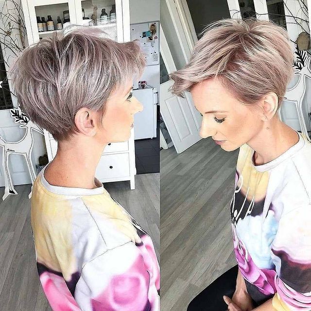 Mujer blanca y delgada con corte pixie