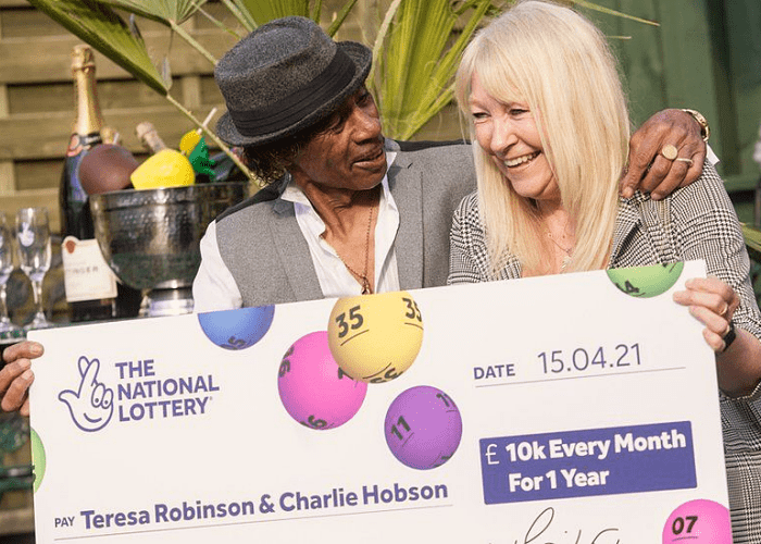 Teresa Robinson y Charlie Hobson