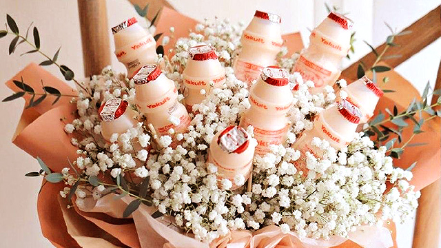 Ramos de margaritas con yakult