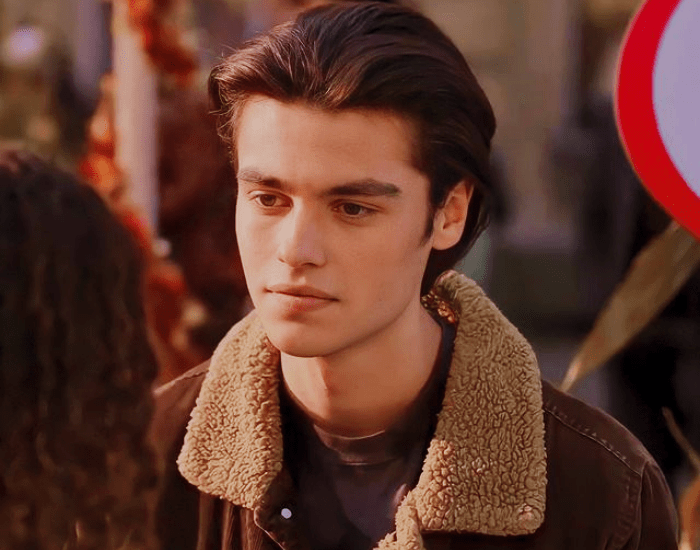 escena de Marcus Baker en la serie "Ginny y Georgia"