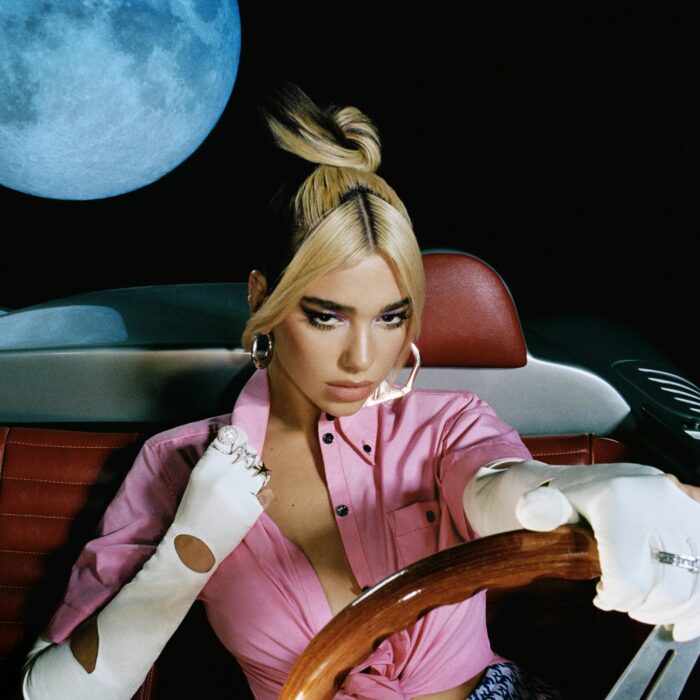 Dua Lipa en la portada de Future Nostalgia