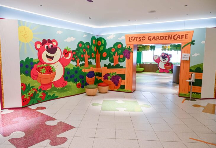 Lotso Garden Café en el Hotel Resort Toy Story en Tokio, Japón.