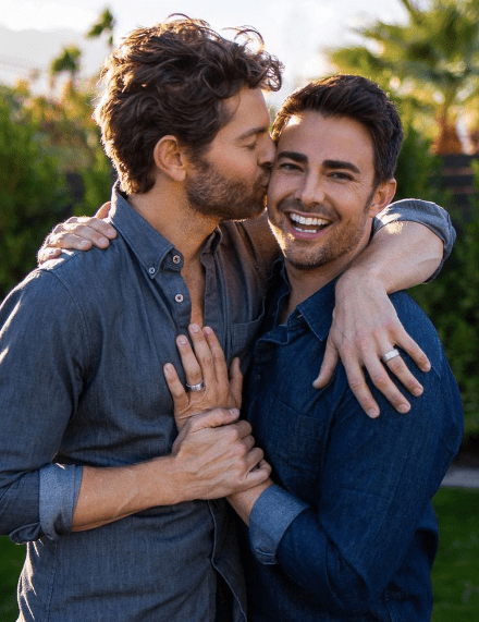 Jaymes Vaughan le pide matrimonio a Jonathan Bennett