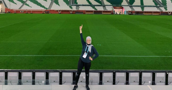 Paola Schietekat, parada en un estadio en Qatar