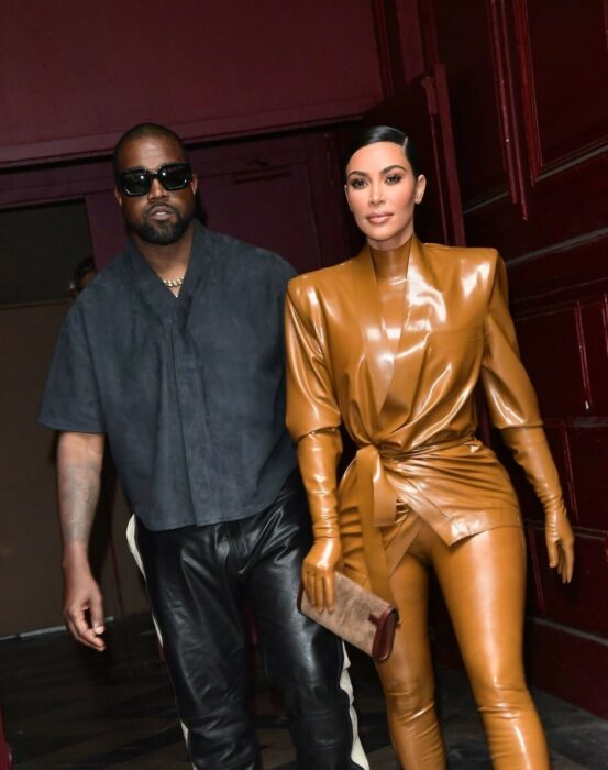 Kim Kardashian y Kanye West de paseo