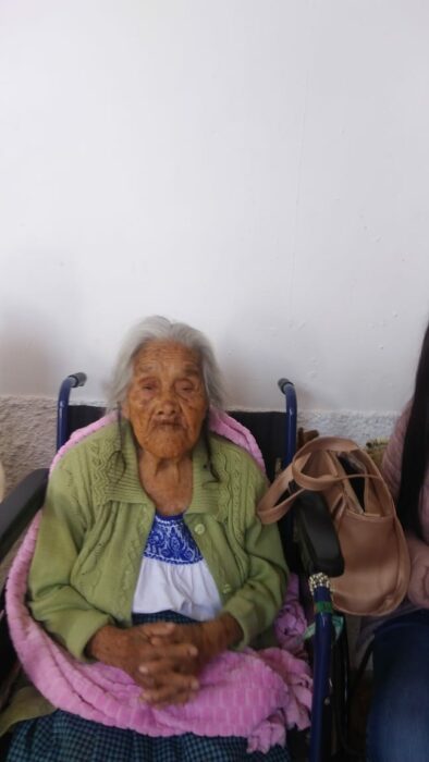 Mamá Coco de la vida real celebrando su cumpleaños
