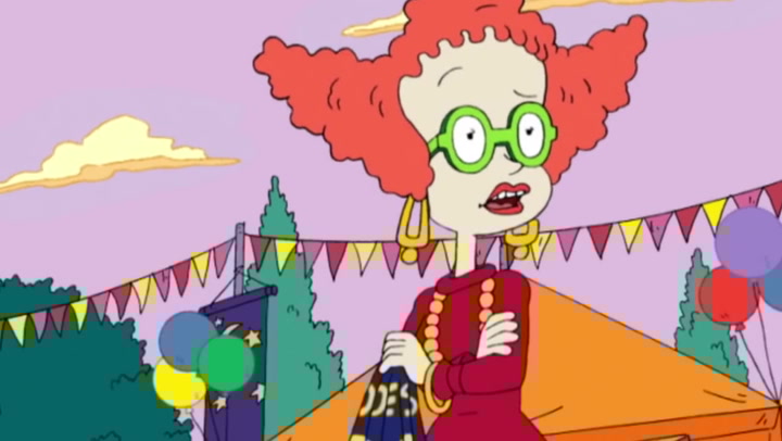 Didi Pickles con los brazos cruzados, escena de la caricatura Rugrats