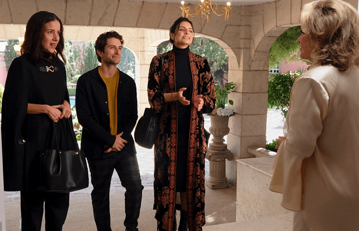 escena de la película de "La casa de las flores"