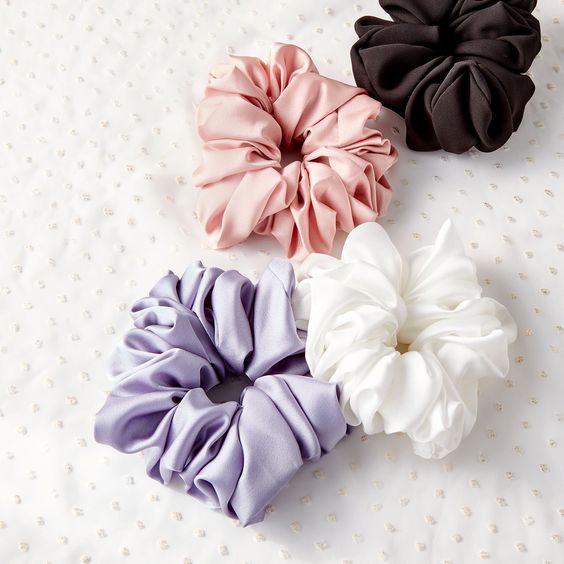 Scrunchies gigantes de colores