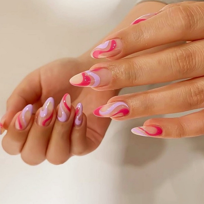 uñas, manicura, uñas postizas con diseño estilo efecto retro, psicodélico, hippie en colores rosa, café, beige, nude, azul celeste, amarillo, tonos pastel.