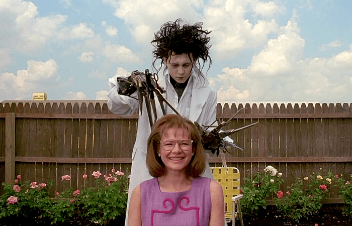 Escena de la película Edward Scissorhands con Johnny Depp