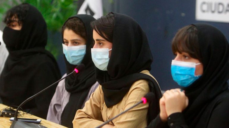 Mujeres afganas; México recibe a las primeras refugiadas afganas y espera el arribo de un grupo de 150 más