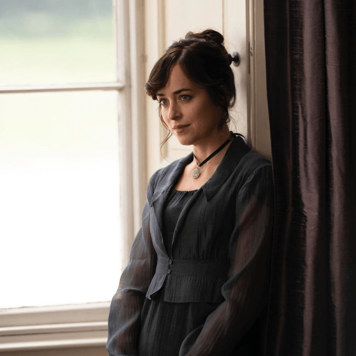 escenas de la película 'Persuasión' de Netflix