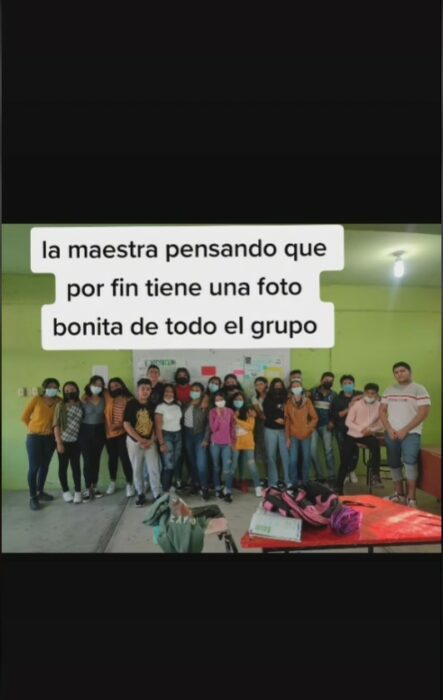 Captura de pantalla del vídeo donde alumnos hicieron broma a su maestra