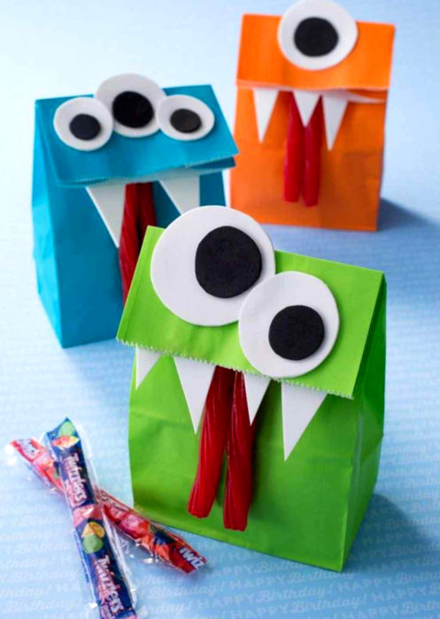 Aguinaldos para fiesta infantil del Día del Niño; bolsas de monstruos