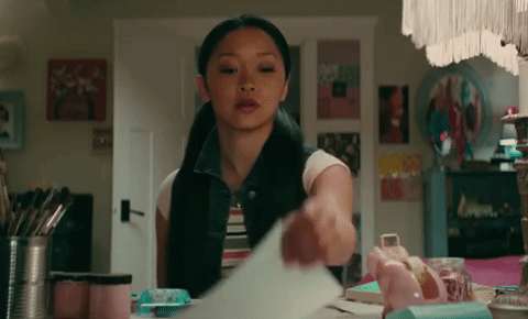 Lana Conor como Lara Jean en A todos los chicos de los que me enamoré