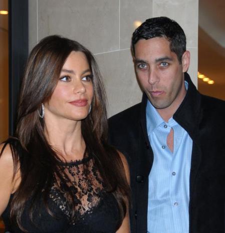 Sofía Vergara y Nick Loeb molestos mientras salían de un restaurante 