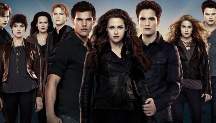 Elenco de la película Crepúsculo en la portada de la última cinta en cine