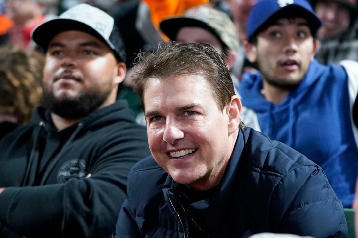 Tom Cruise en un estadio de Béisbol
