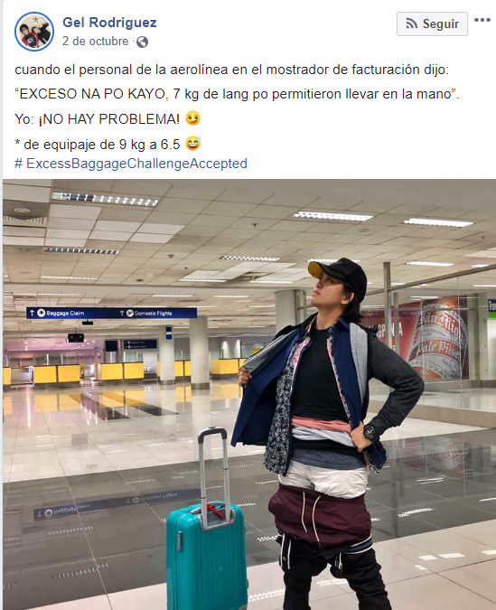 Chica que subió al avión con prendas puestas una sobre otra para no pagar exceso de equipaje